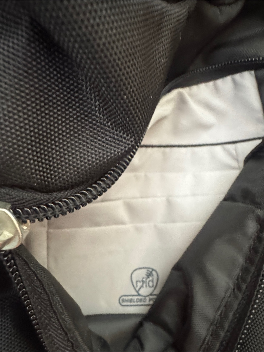 Travelon Anti-Theft Classic Messenger Bag - Black - Picture 9 of 9